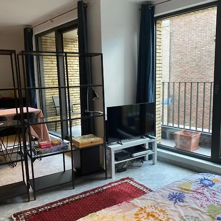Studio Near Shopping K In K New Bright And * 科尔特赖克
